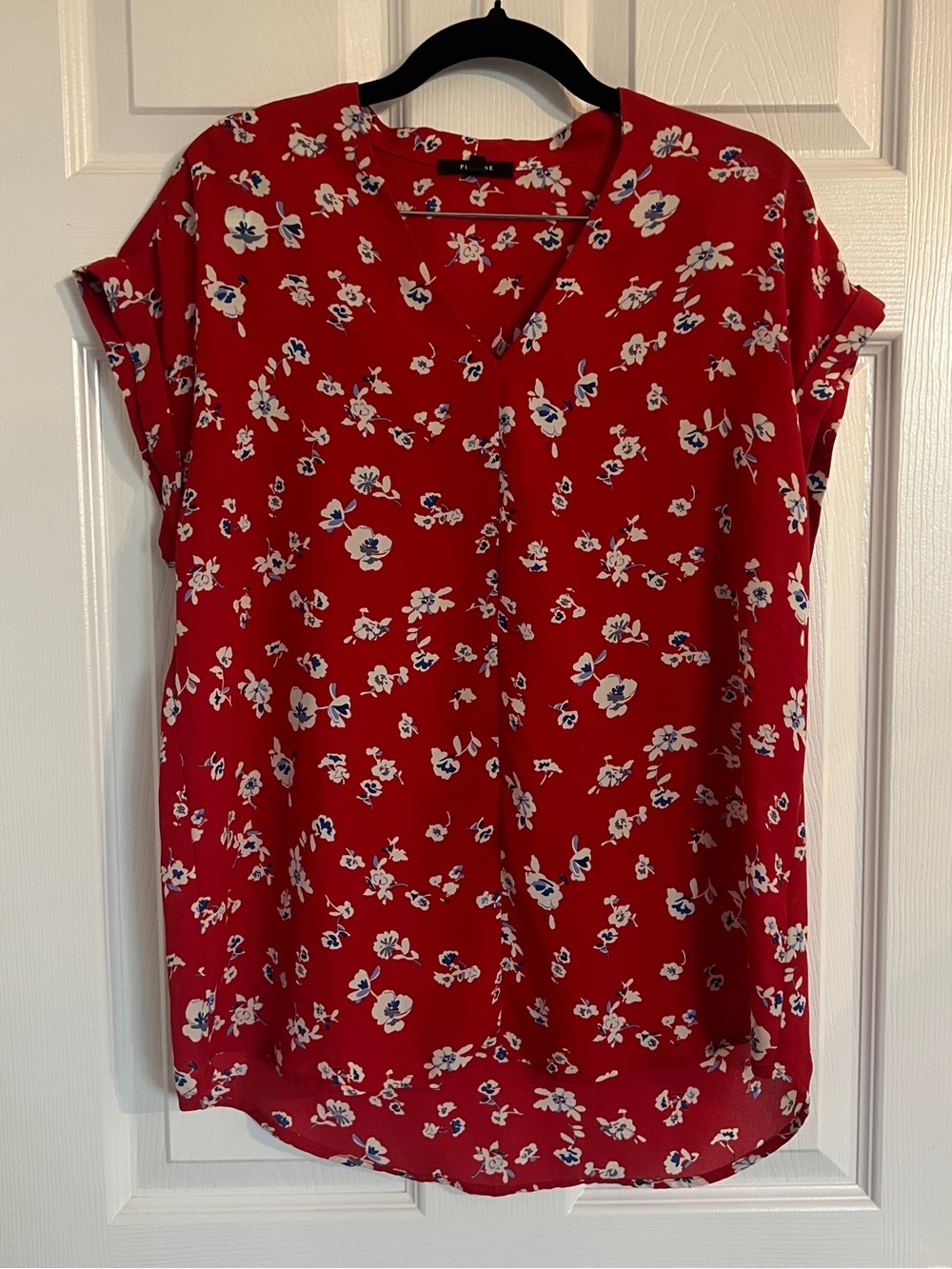 Red Ditsy Floral V-Neck Cap Sleeve Flowy Blouse Small
